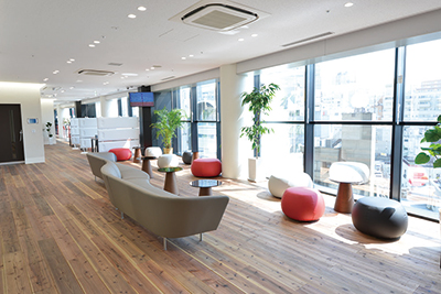 Nitro Shibuya. Crescent Japan. Bluefish444.